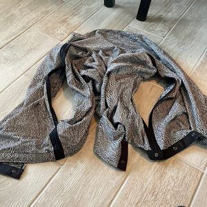 Lululemon snap scarf with arm holes